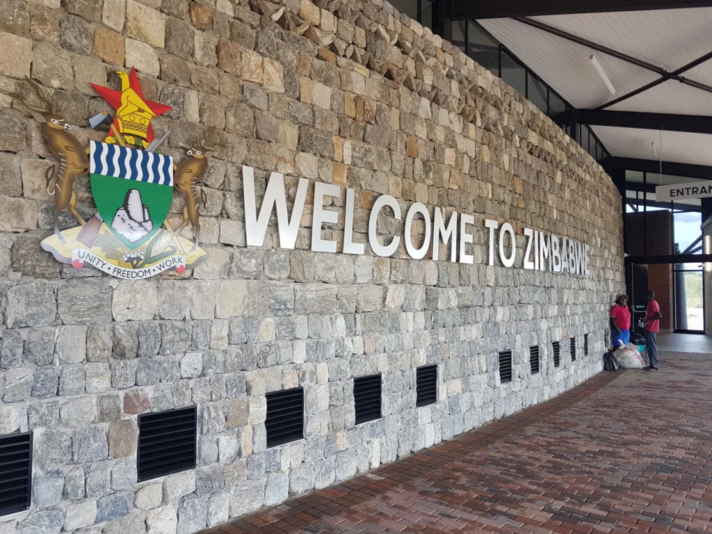 "Welcome to Zimbabwe" - das neue Grenzgebäude in Beitbridge