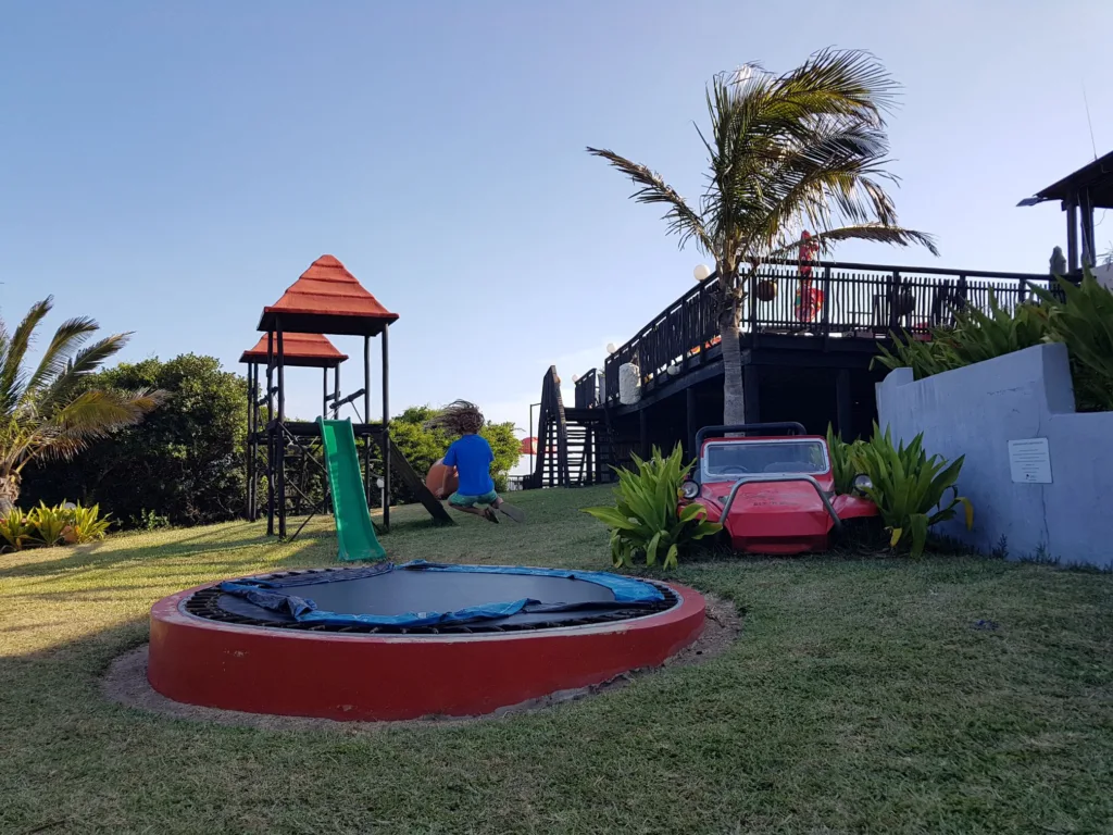 Kleiner Spielplatz in Chidenguele