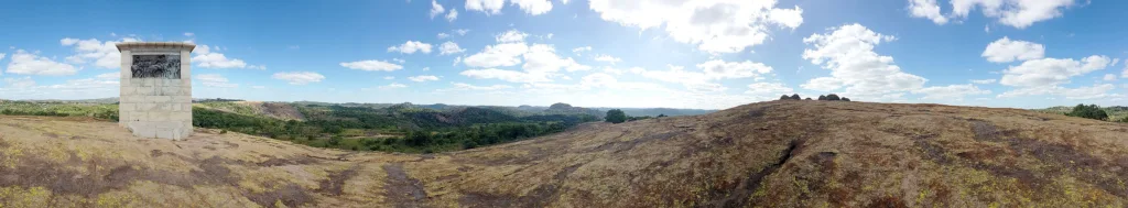 World's View Panorama, nach Südwesten mit Shangani Memorial 